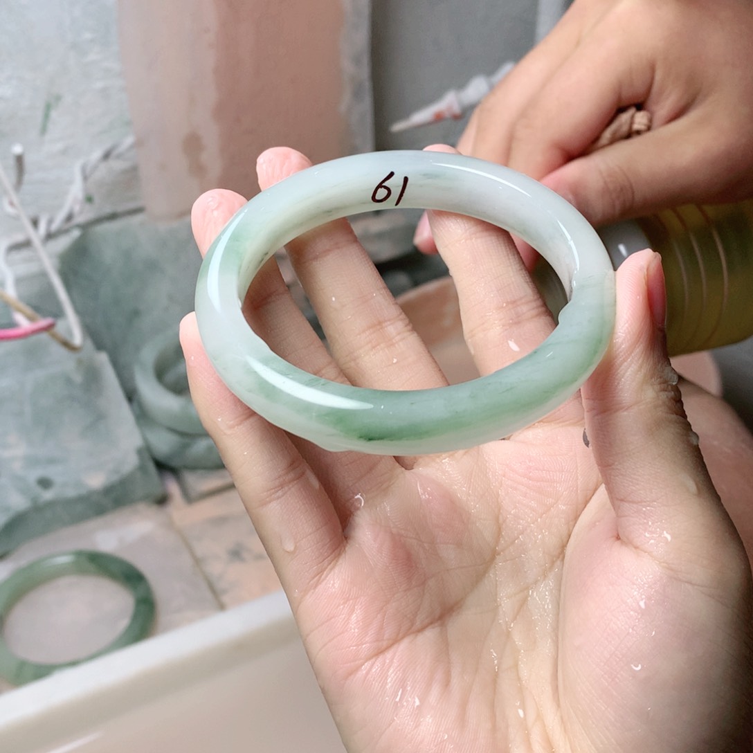 石英质玉手镯未镶嵌秀*