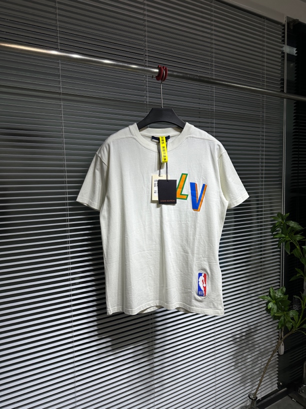 99新 LouisVuitton/路易威登 nba联名 字母logo 短袖 S码 ko31