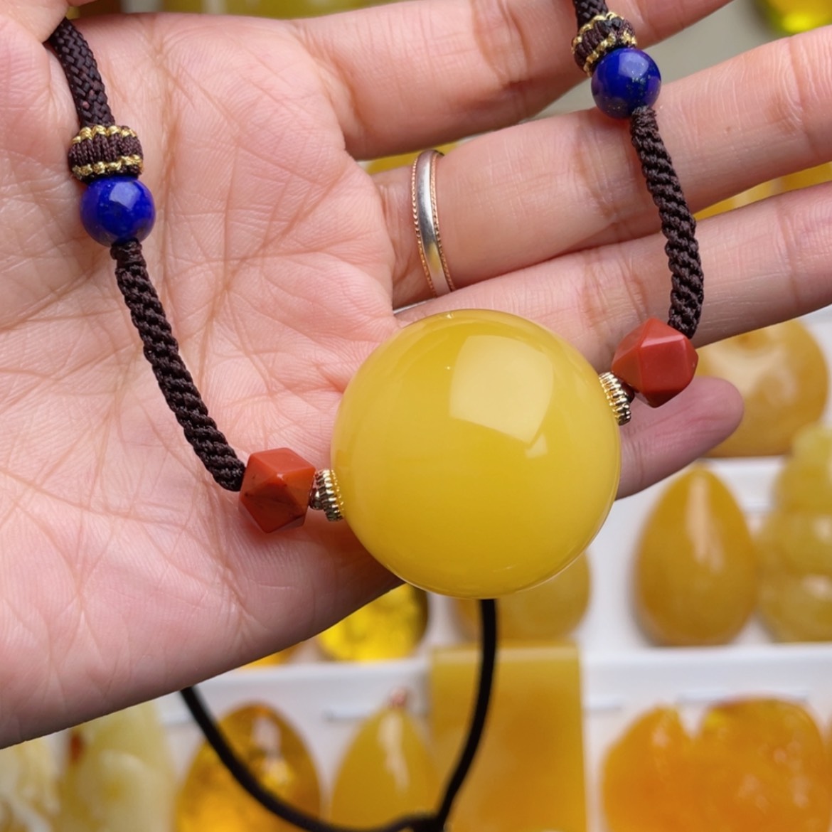 【闪购商品】蜜蜡颈饰未镶嵌羽*