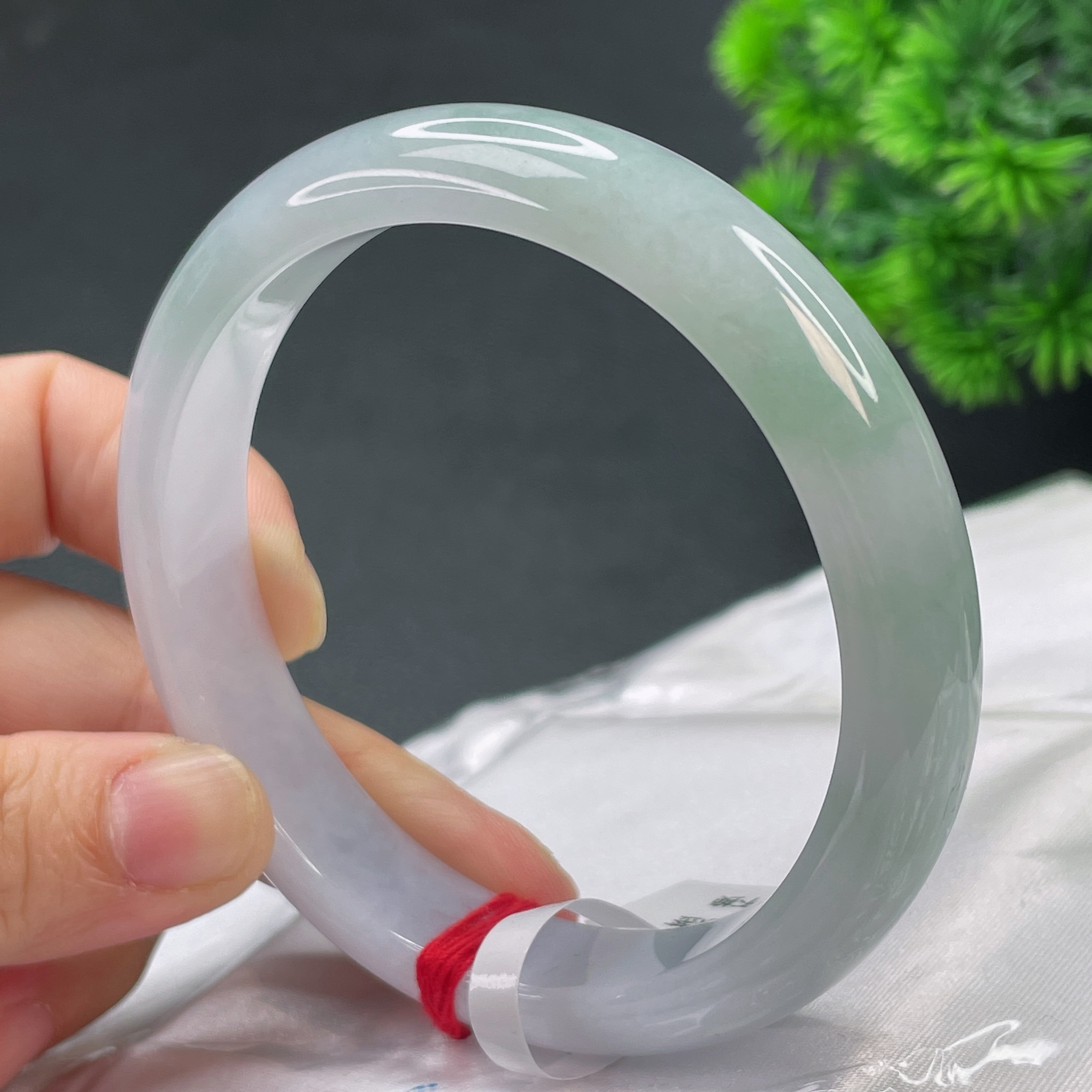 0906缅甸天然翡翠63圈冰润飘绿手镯时尚百搭少女妈妈款精美玉手镯