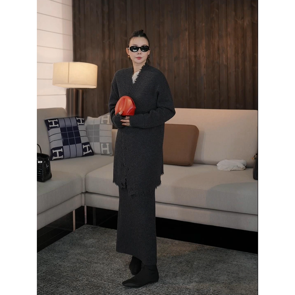 SHIIEELL【雾绒纪事】新款马吉风慵懒手工剪边廓形V领针织开衫Z0765