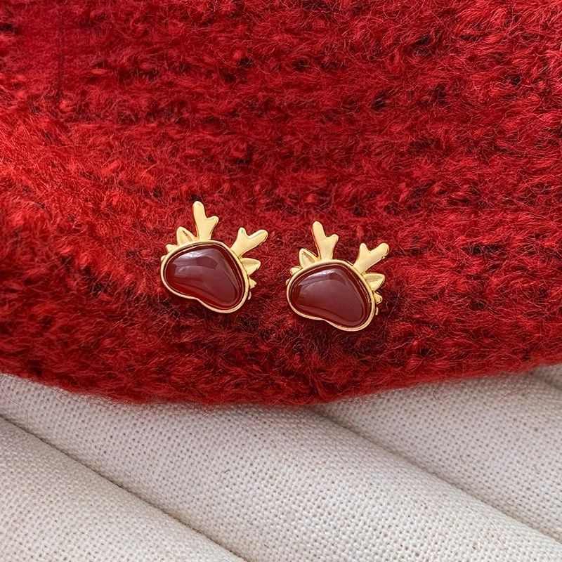 铜合金耳饰 本命龙年红色生肖龙耳钉女2024新款过年百搭简约耳饰.