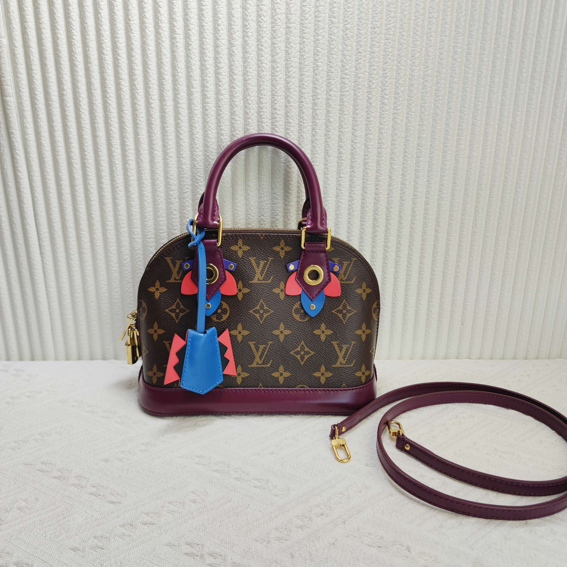 99新 LouisVuitton/路易威登 女士经典alma bb贝壳手提单肩二奢包