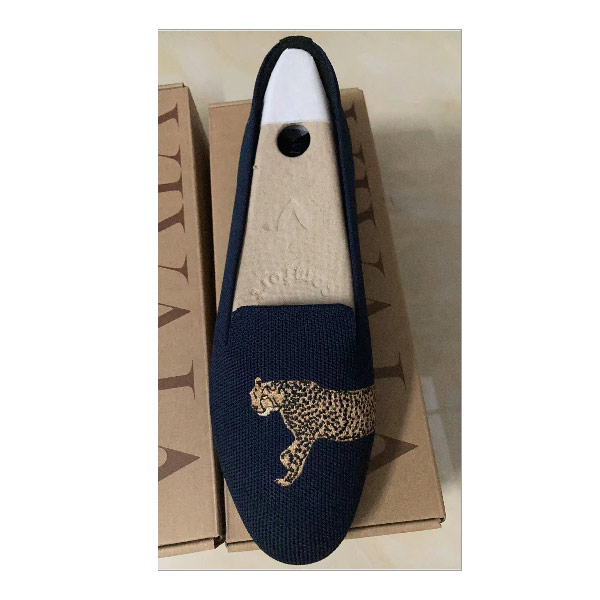 YP-V113-10妈妈鞋动物纹百搭格子平底方头休闲时尚鞋时尚复古透气