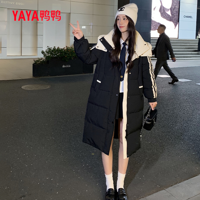 YAYA/鸭鸭2025冬季女士时尚加厚连帽宽松长款热力感羽绒服1393