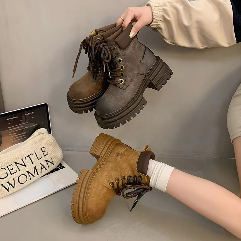 2024年秋冬新款废土风洋气时尚马丁靴PL66113