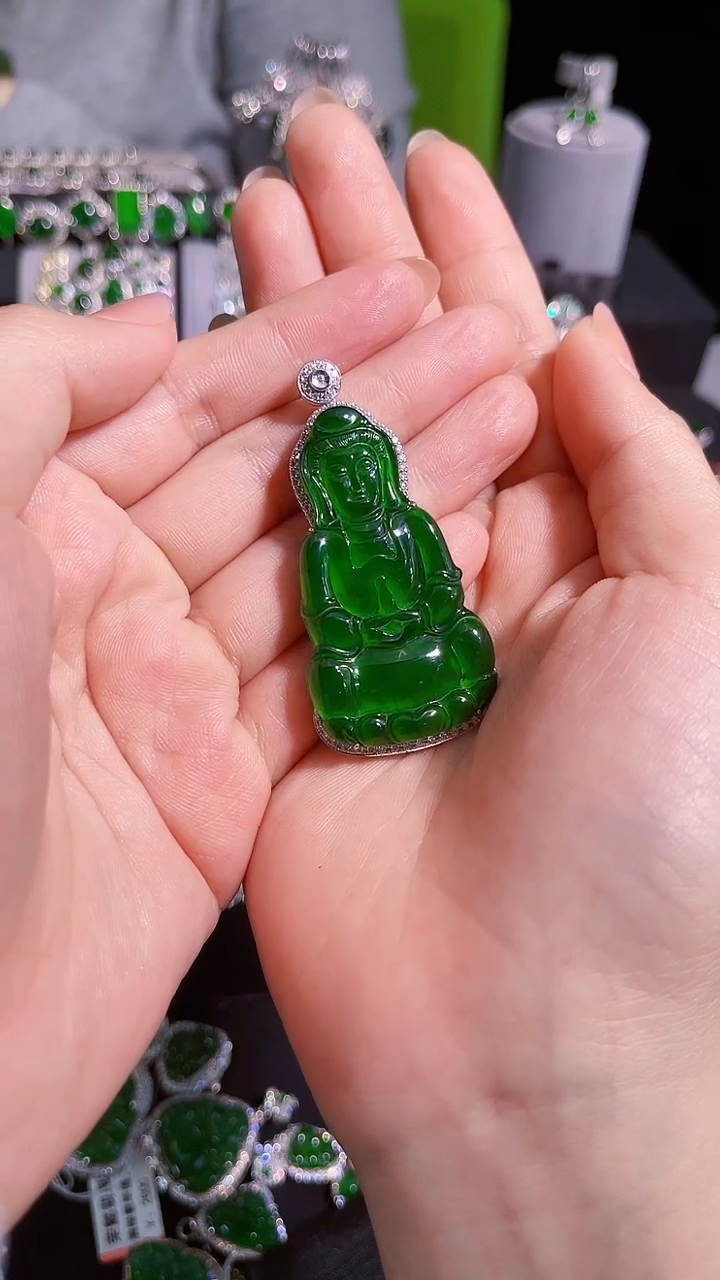 【闪购商品】翡翠颈饰18K金镶嵌18K金观音