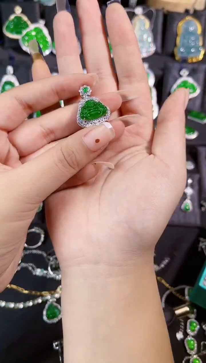 【闪购商品】翡翠颈饰银S925镶嵌佛公