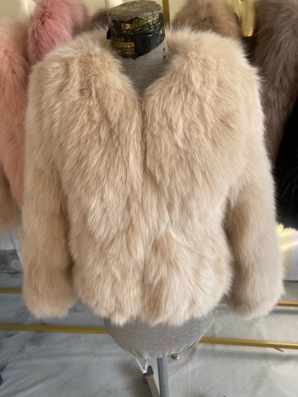 秋冬新款时尚奶茶色毛毛外套女士狐狐毛背毛55长短款外套