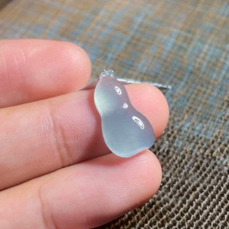 天然翡翠A货福瓜小吊坠精美气质冰透挂坠