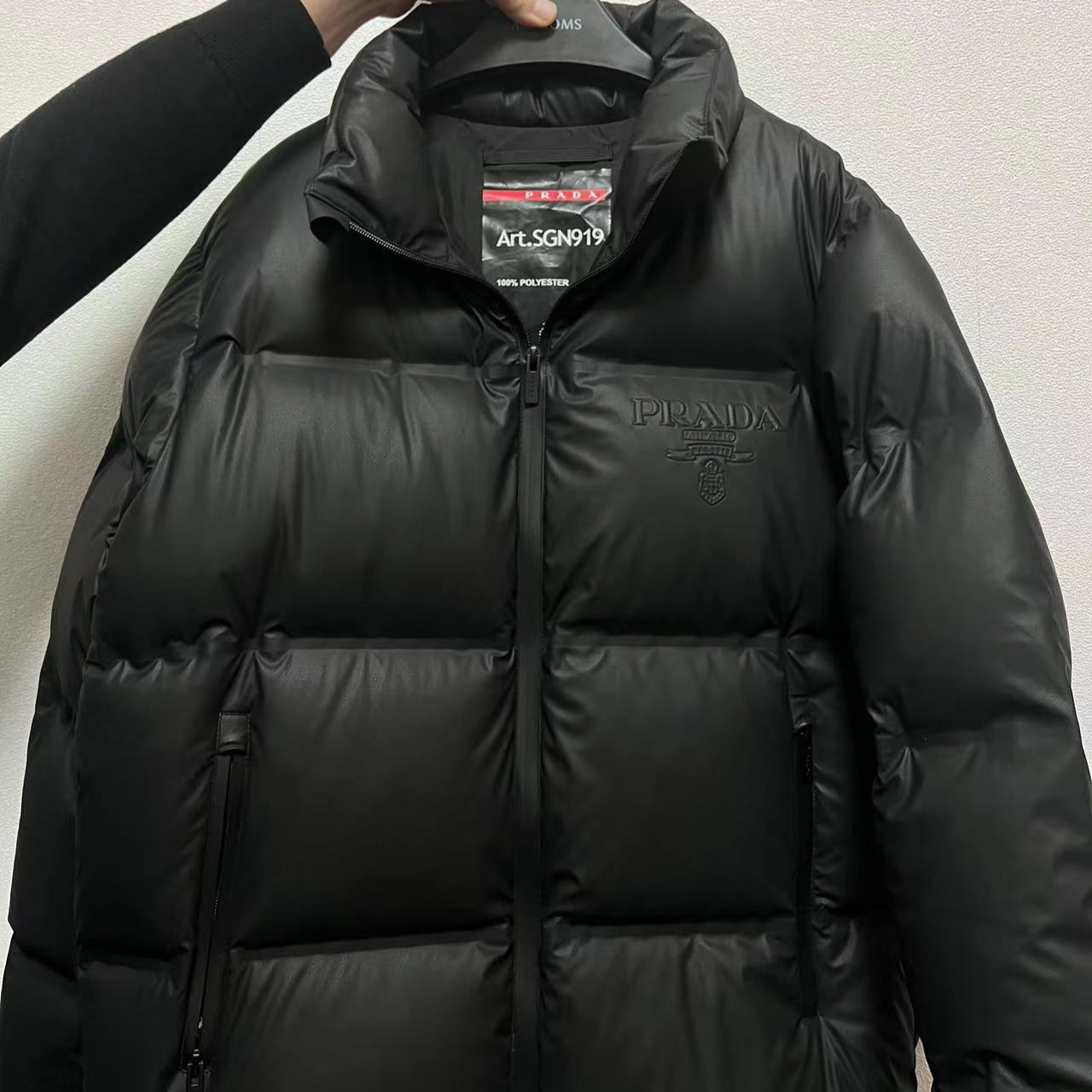 PRADA普拉达男士黑色保暖羽绒服