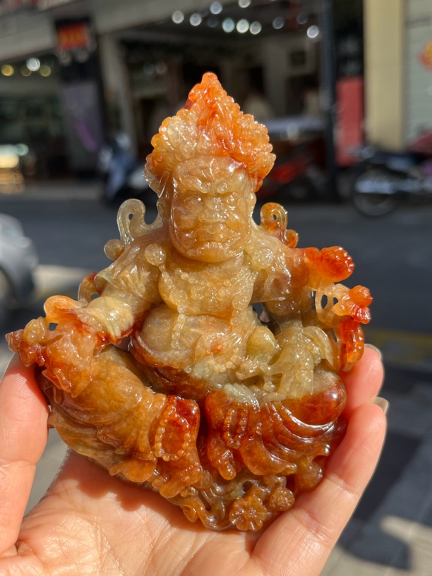 翡翠Ａ货【冰红带尧烟红财财】腾冲老料的代表作品。尺寸：122-91-23