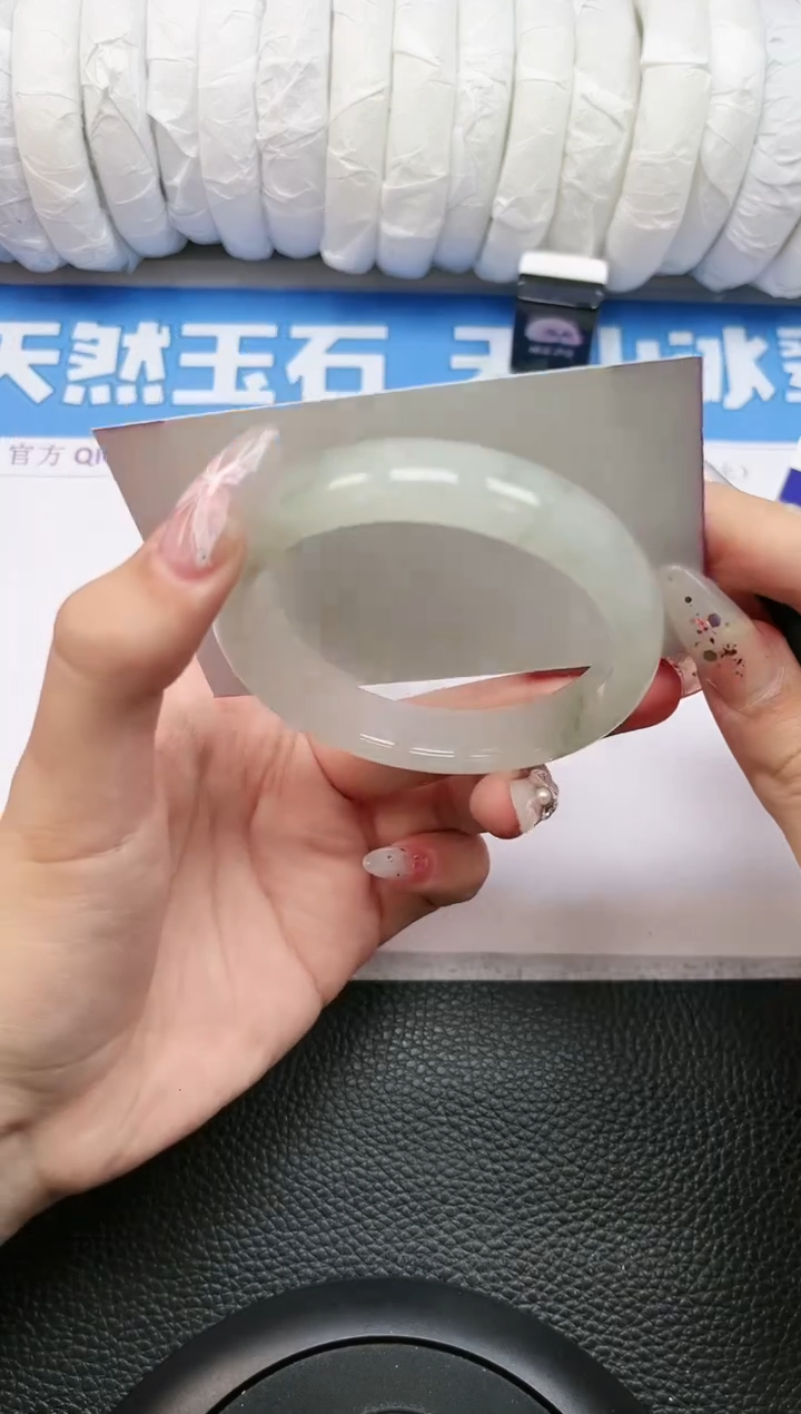 【闪购商品】石英质玉手镯未镶嵌335-56