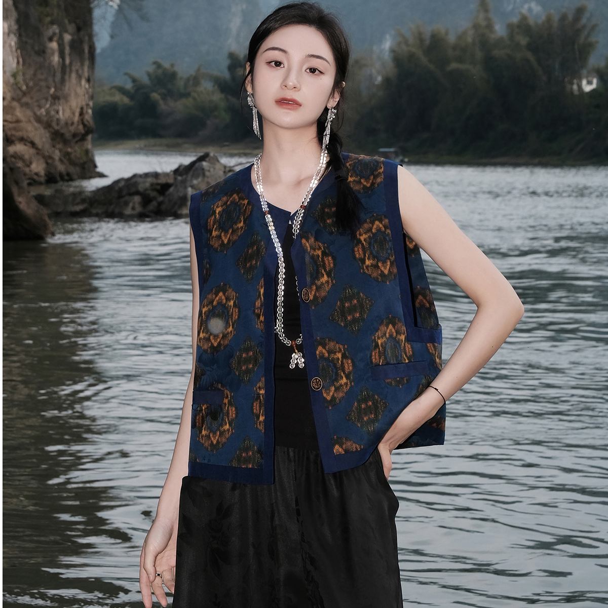 盛唐牡丹| 真丝重缎香云纱团花马甲(不支持7天无理由)