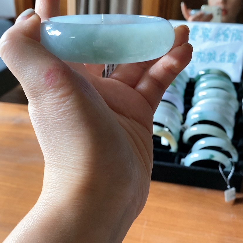 【闪购商品】翡翠手镯未镶嵌姜*
