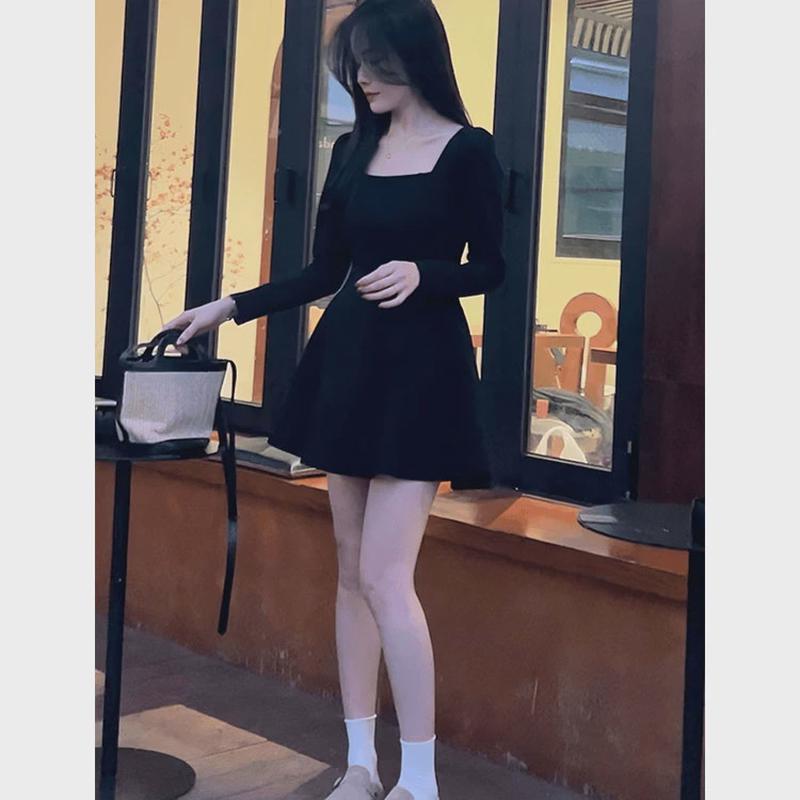 韩系氛围感穿搭方领黑色连衣裙2024早秋新款女装钓系约会裙短裙子