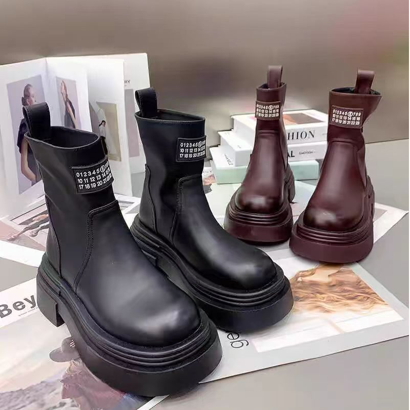 801-71冬季新款加绒字母短靴