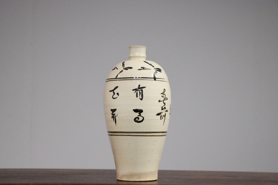 精品磁州窑梅瓶，高33厘米