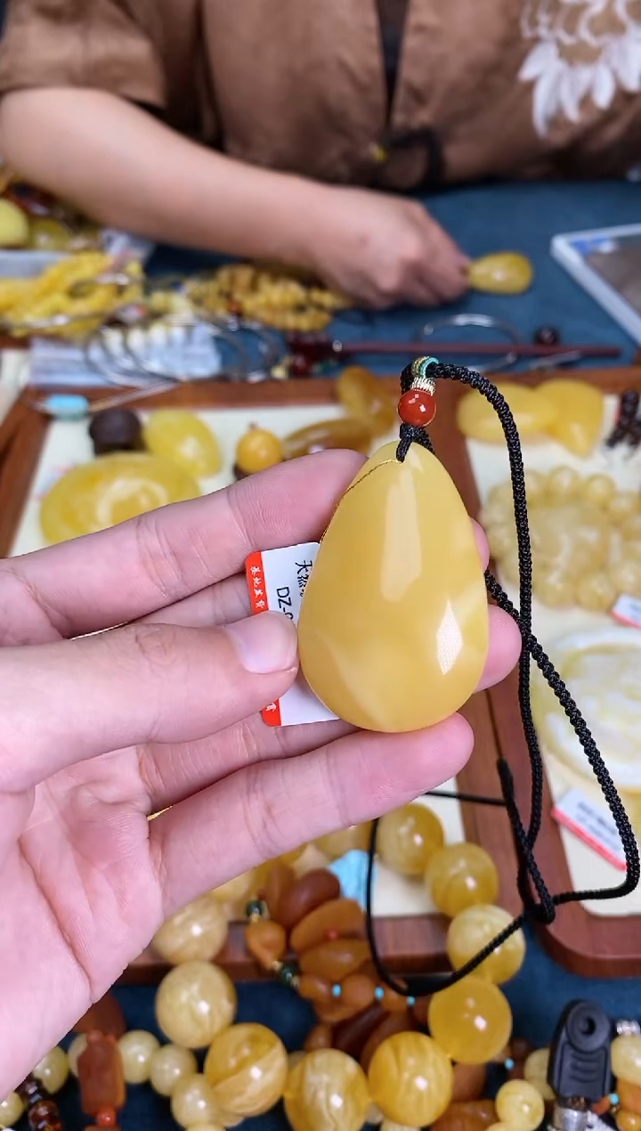 【闪购商品】琥珀颈饰未镶嵌吊坠