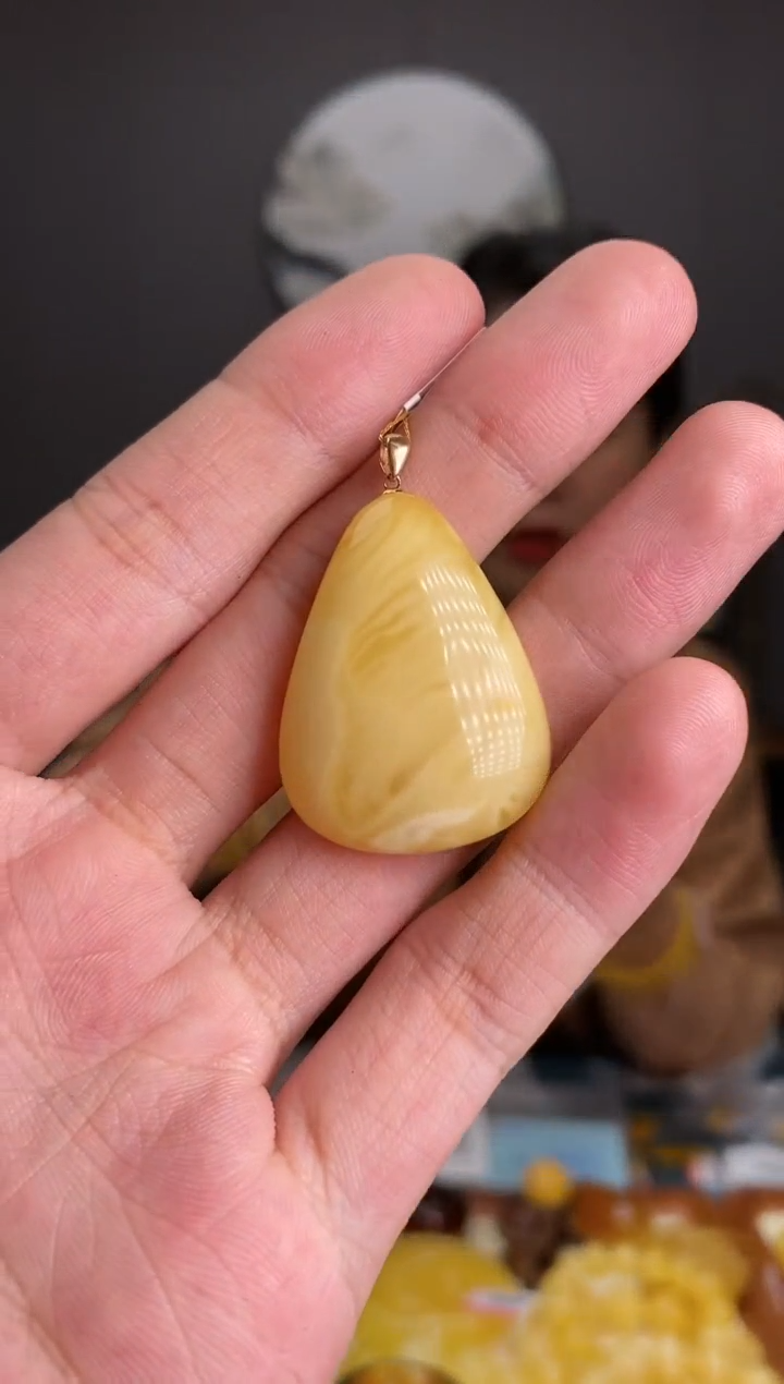 【闪购商品】琥珀颈饰18K金镶嵌吊坠