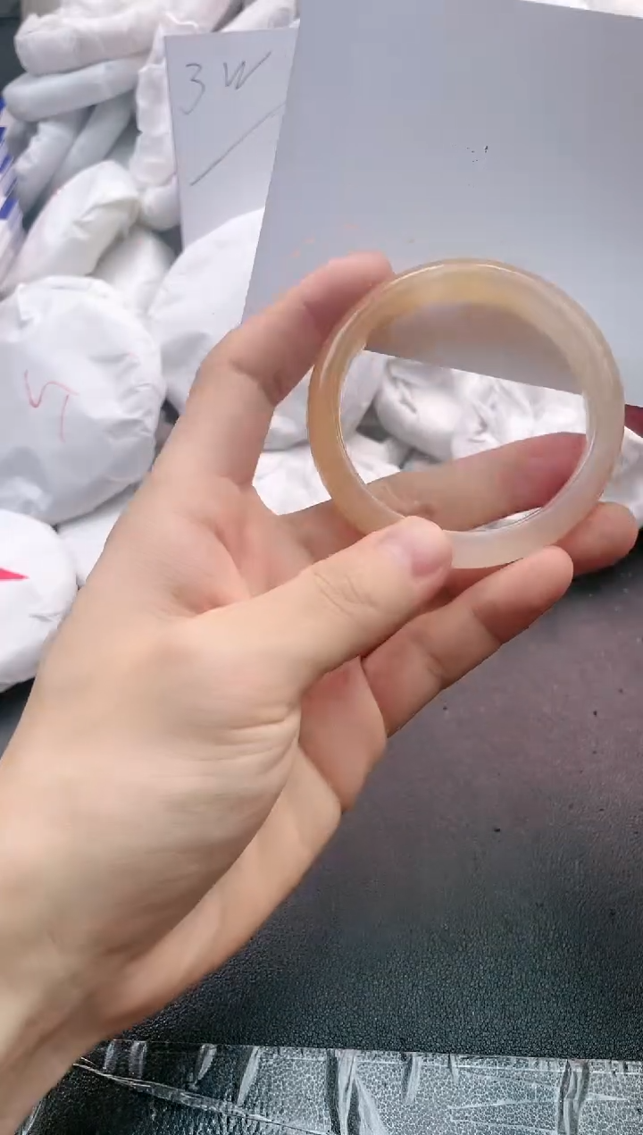 【闪购商品】石英质玉手镯未镶嵌天然玉石微瑕299