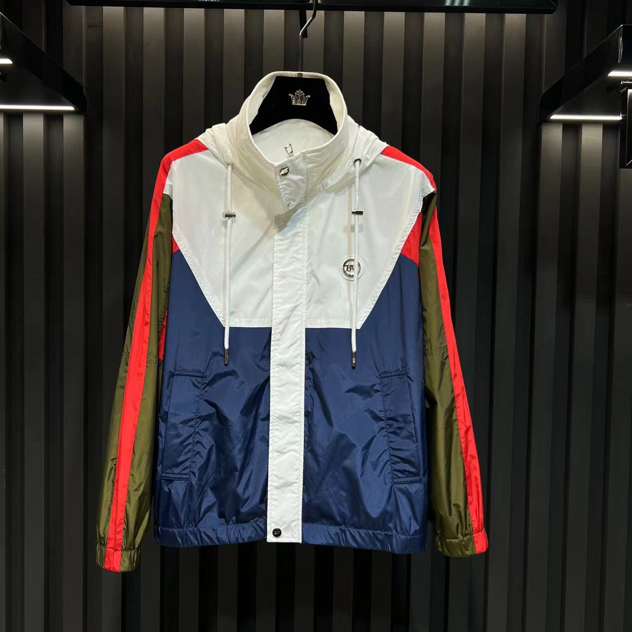 F1【阿诺专属】2025春秋季潮流百搭冲锋衣连帽外套（97865）