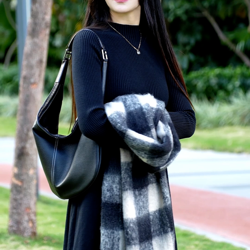 微道衣足【加厚加密】2025秋冬毛衣裙遮肉显瘦半高领打底针织连衣裙