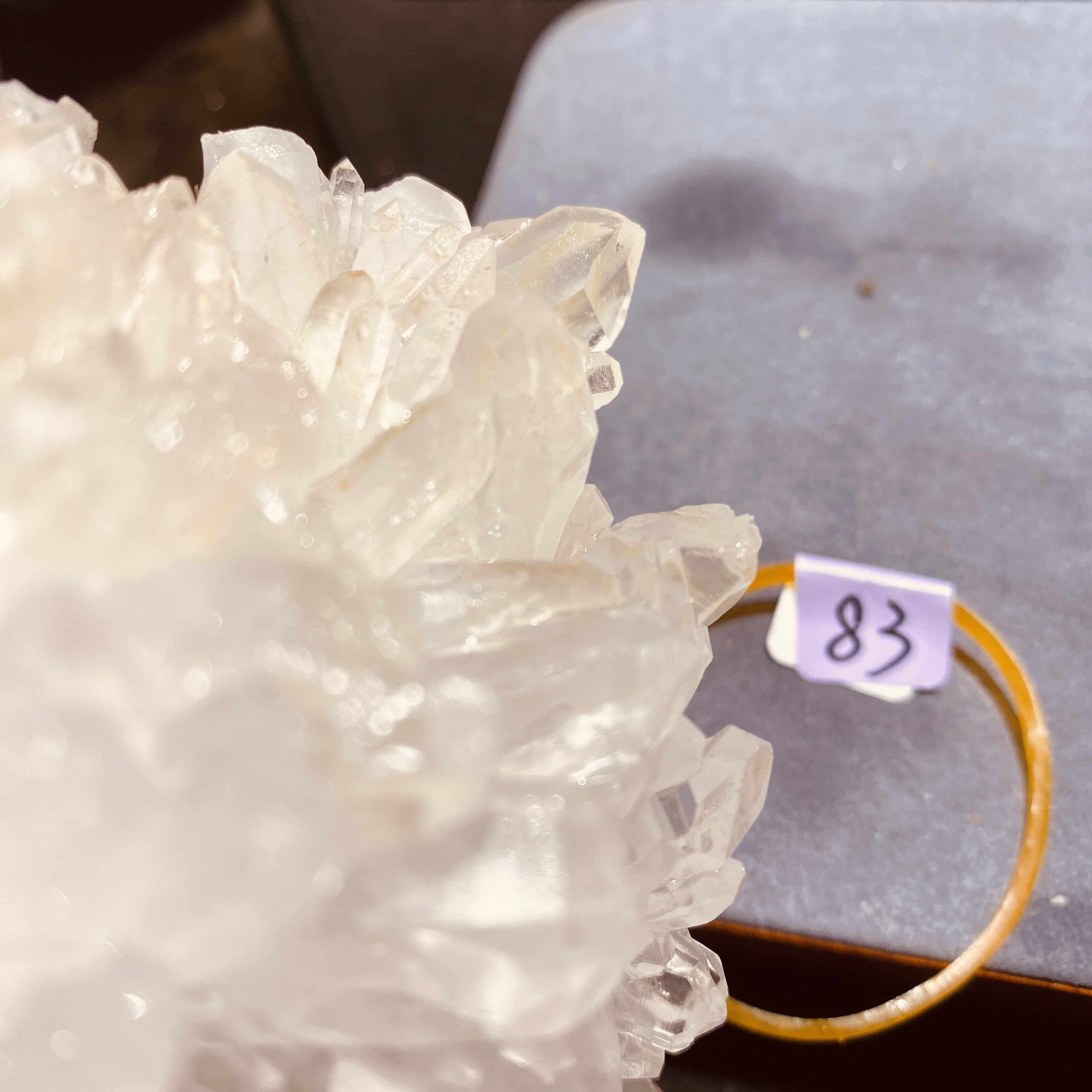 白 水晶簇原石矿标摆件白皮透体创意书房办公玄关透明家用轻奢