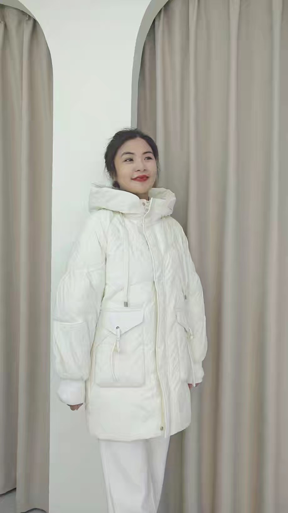 2024冬季时尚减龄宽松连帽中长款羽百搭羽绒服外套休闲女士