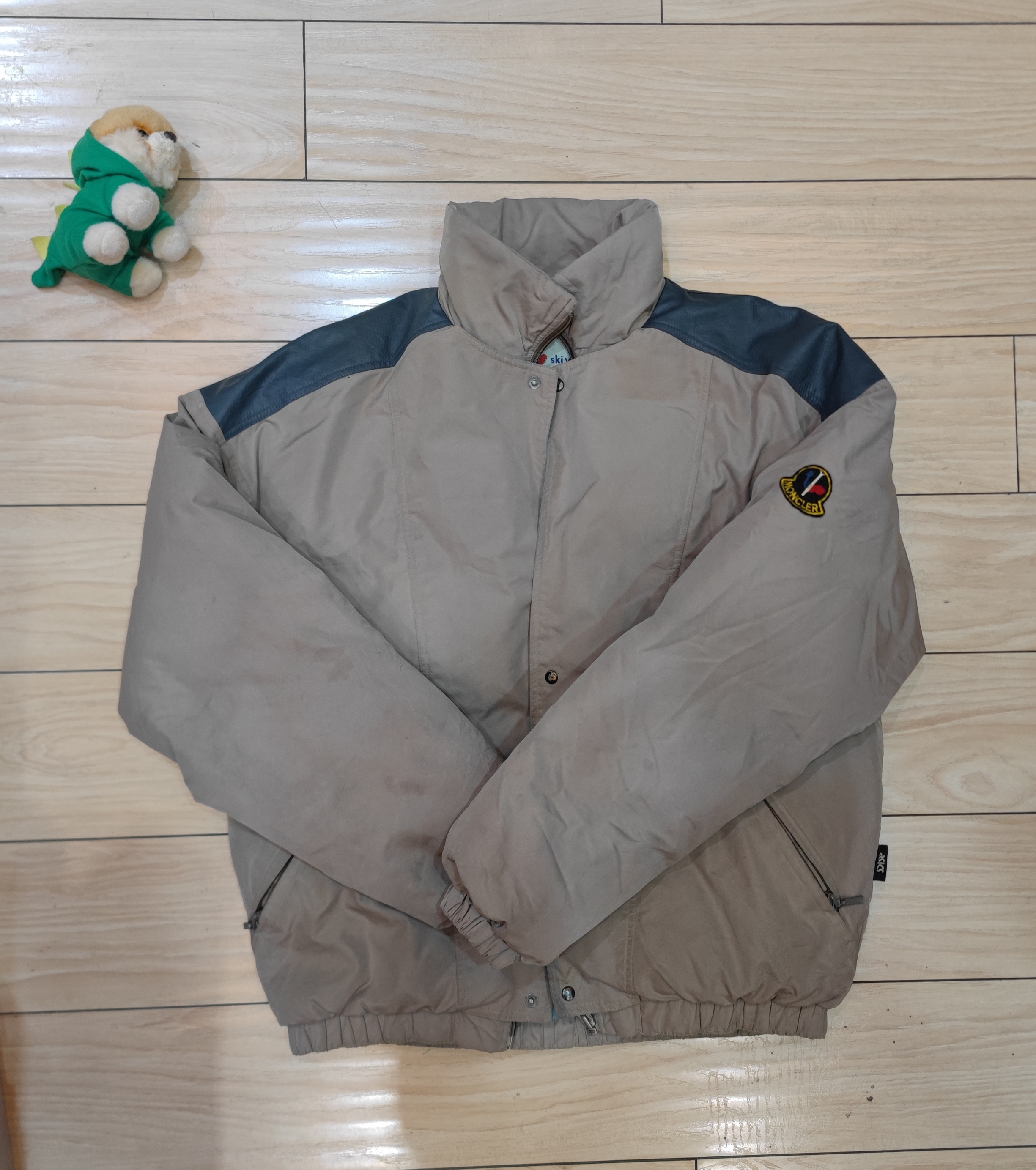 95新 MONCLER M码 蒙口正品 羽绒服棕 绝版稀有款 公价一万多