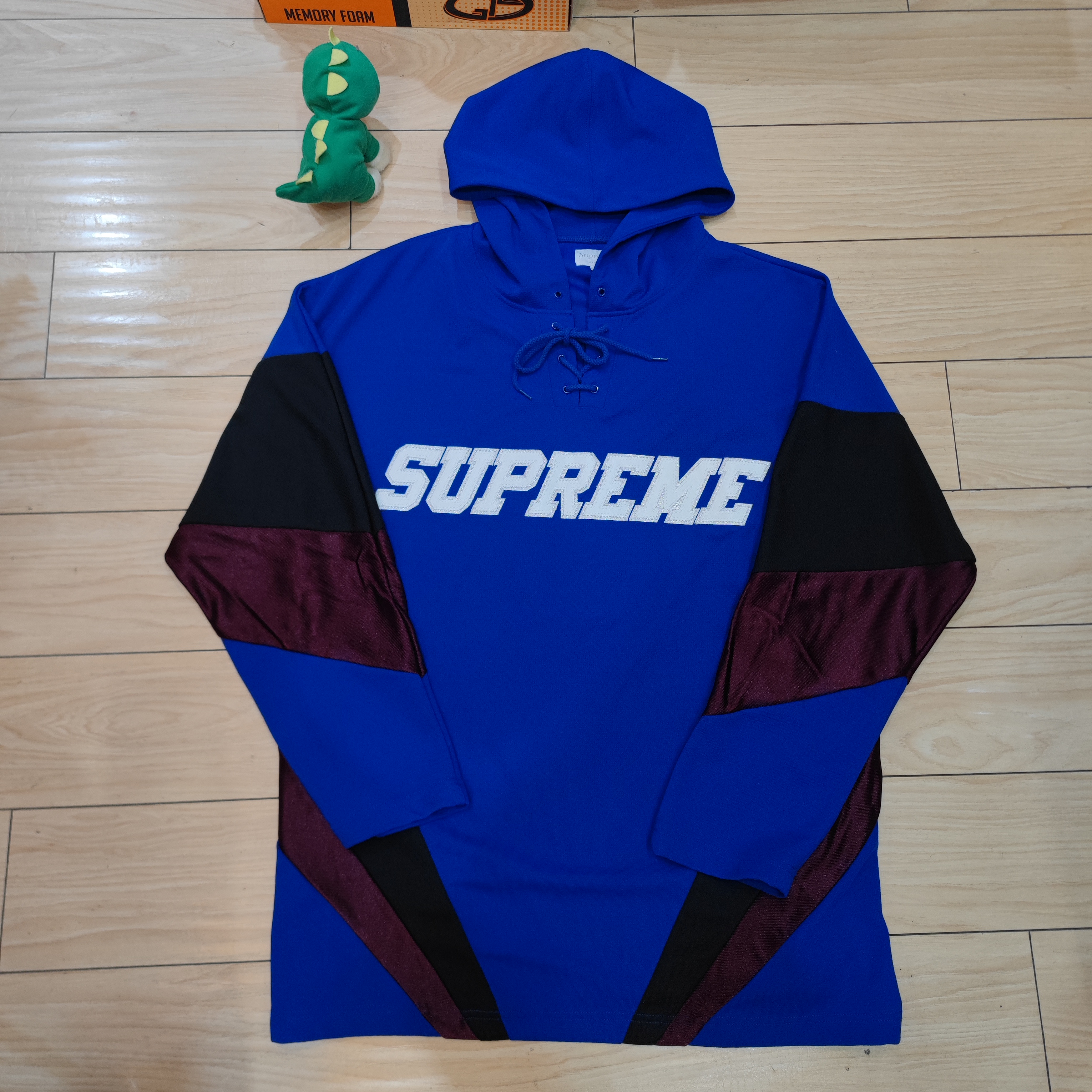 全新未使用 Supreme XL码 蓝色冰球帽衫 公价4k已绝版 无包装吊牌