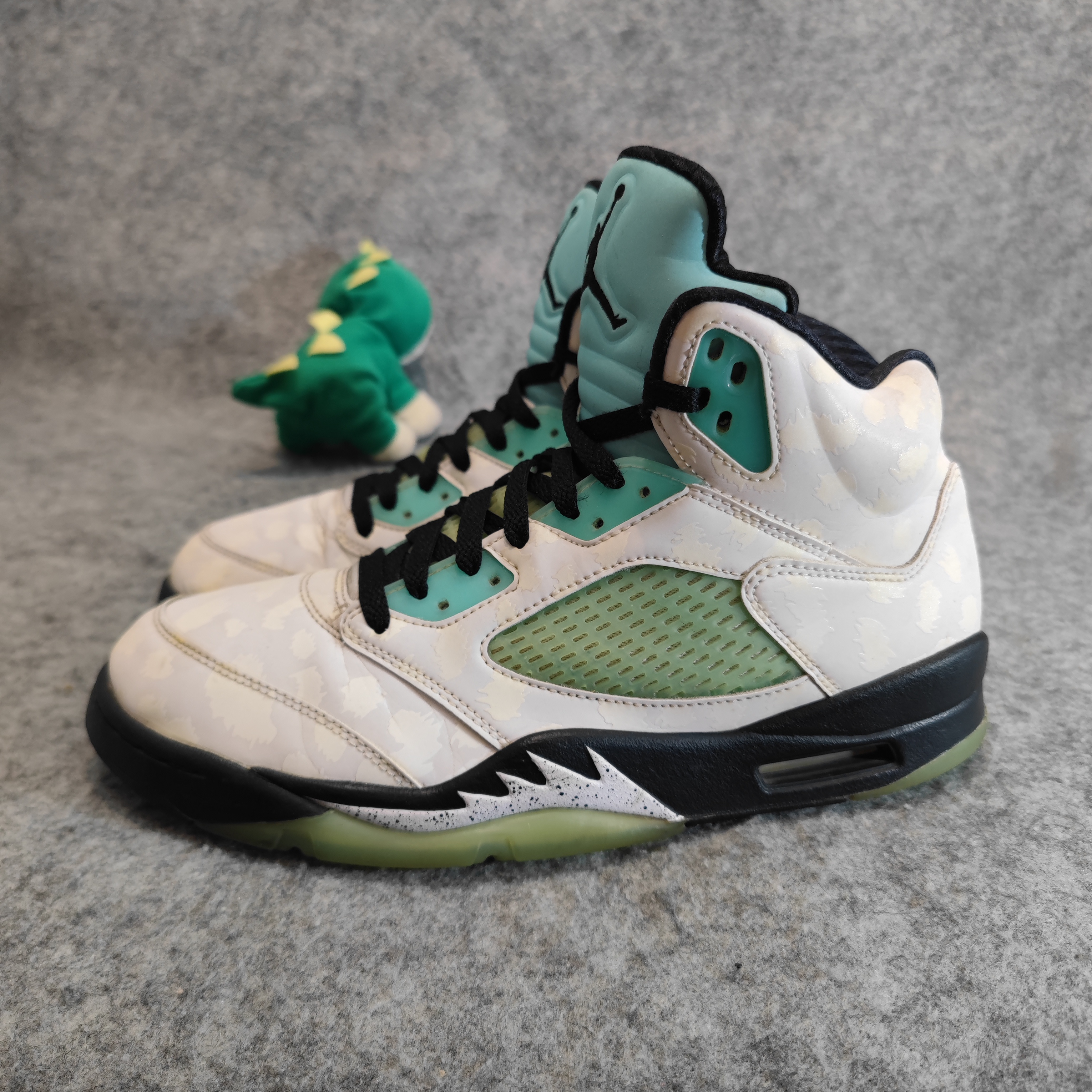 95新 AIR JORDAN 43码 正品aj5郭艾伦 篮球鞋 公价两千 无原盒