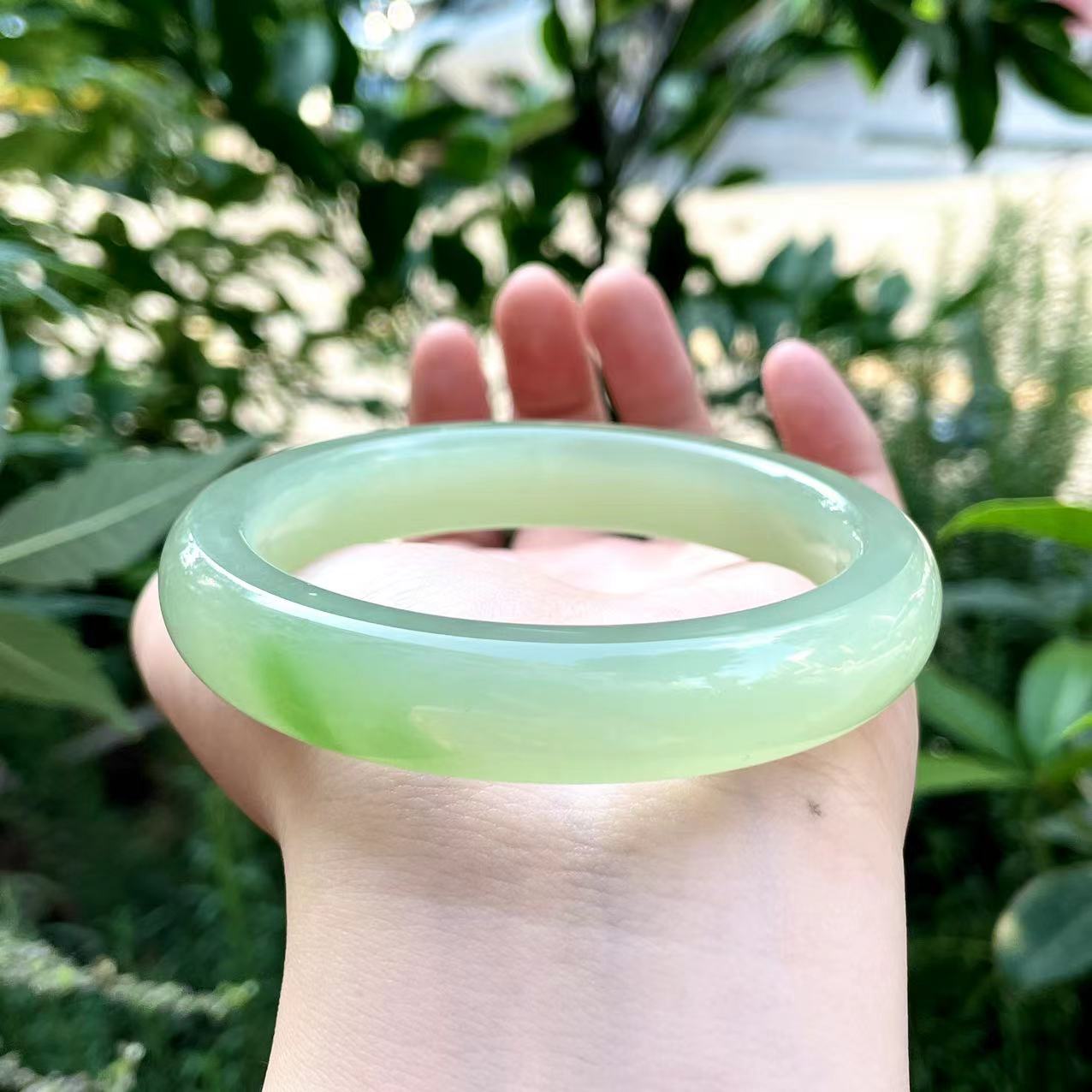 和田玉翠青老料正圆冰透气质时尚精美