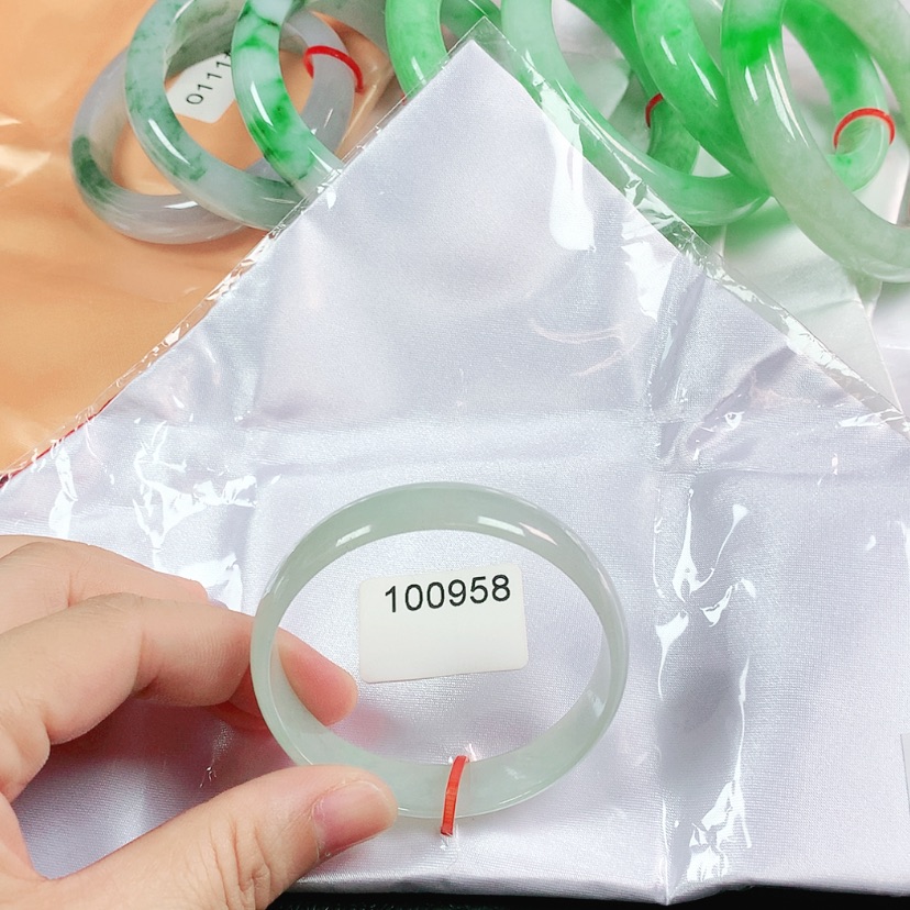 【闪购商品】翡翠手镯未镶嵌52圈100958