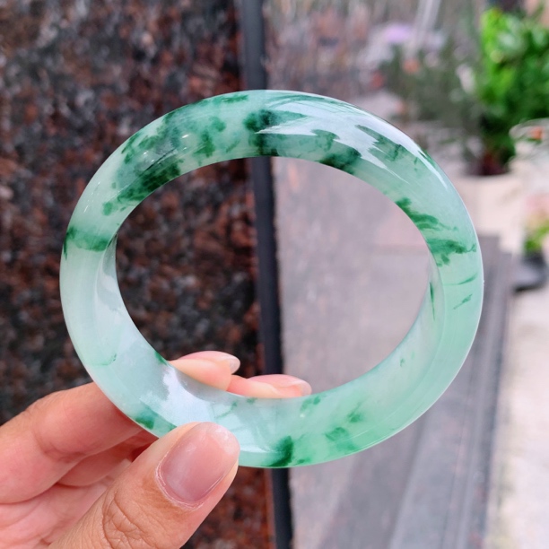 天然翡翠A货冰飘花手镯时尚绿色高冰飘绿