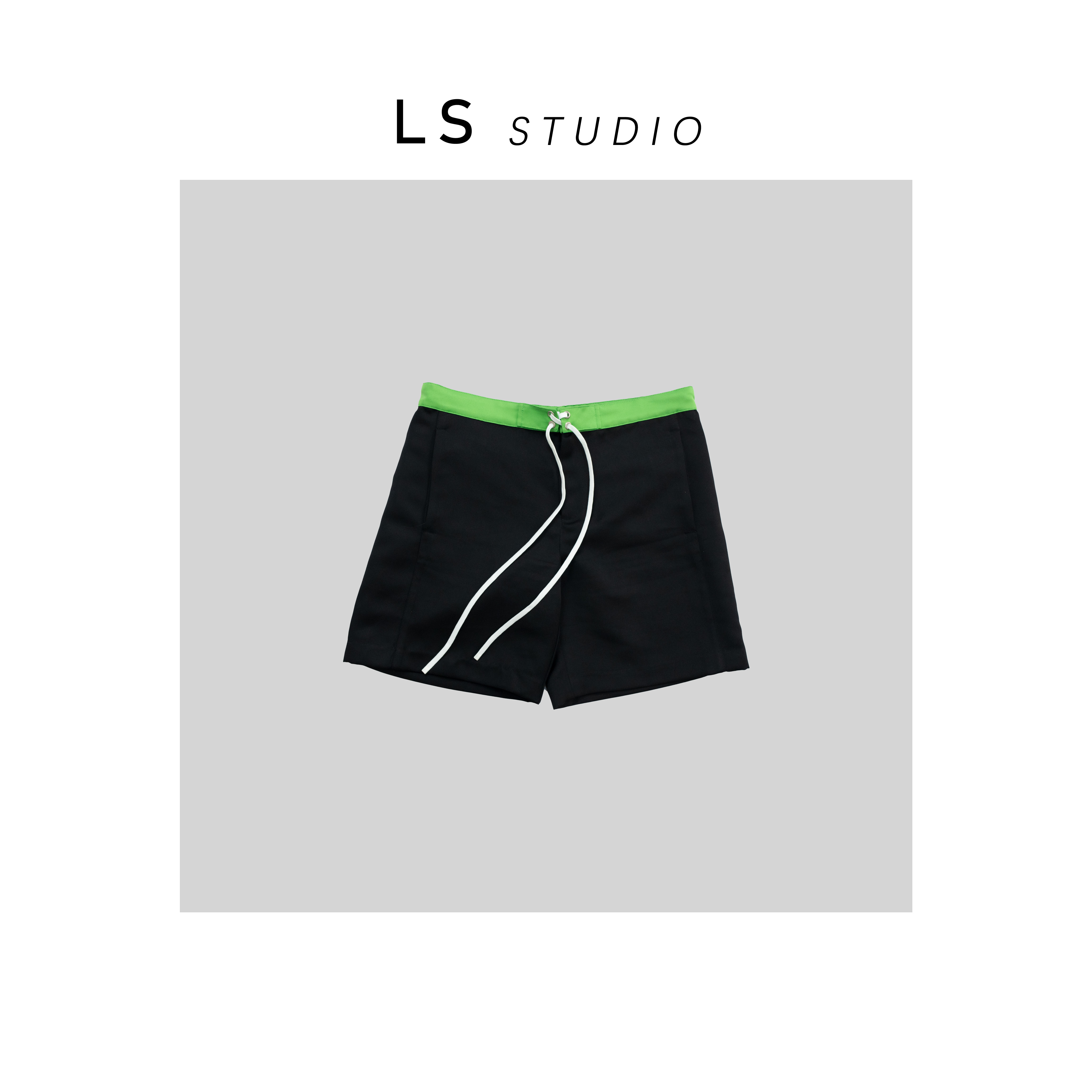 LiLi 设计款缎布拼接撞色百慕大短裤复古简约高级 255798