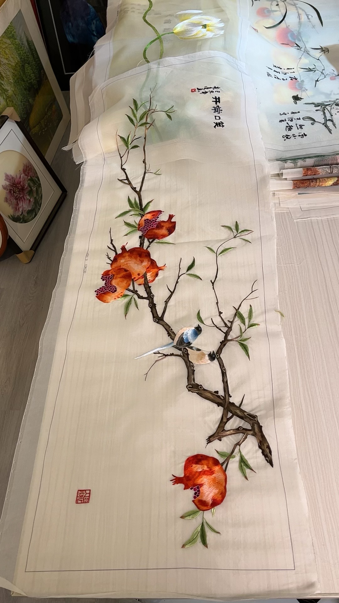 纯手工苏绣笑口常开石榴横版画芯40*130cm，外框45*165cm