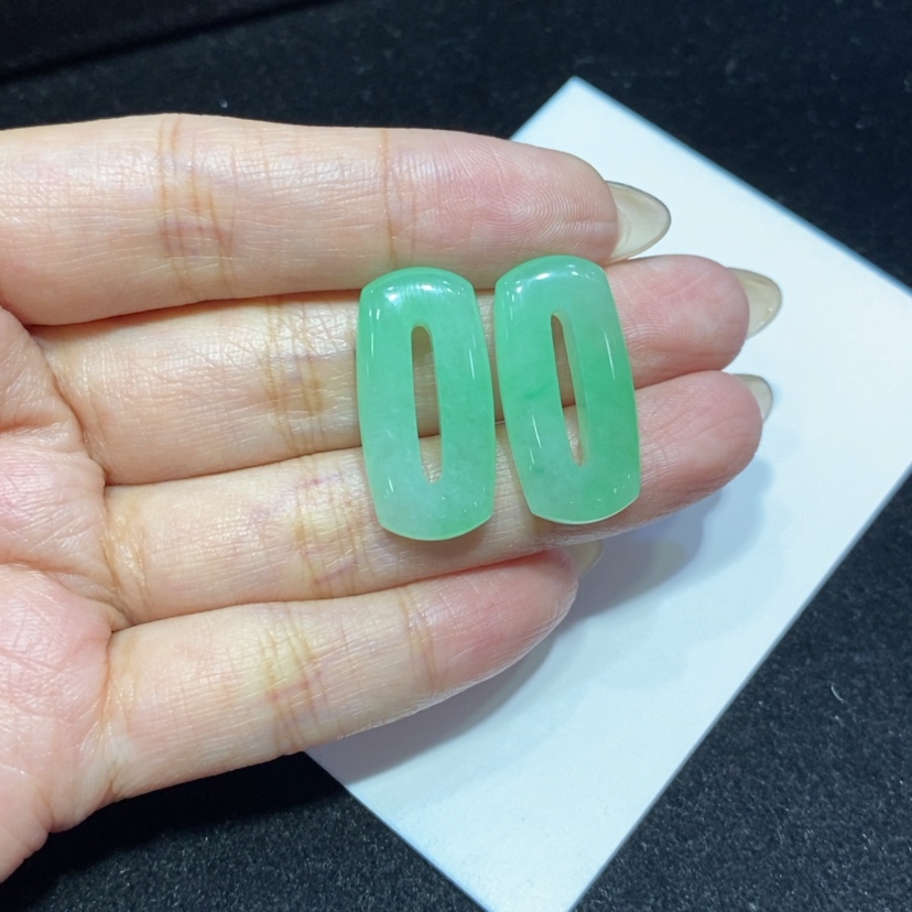 【闪购商品】翡翠耳饰未镶嵌*‍*