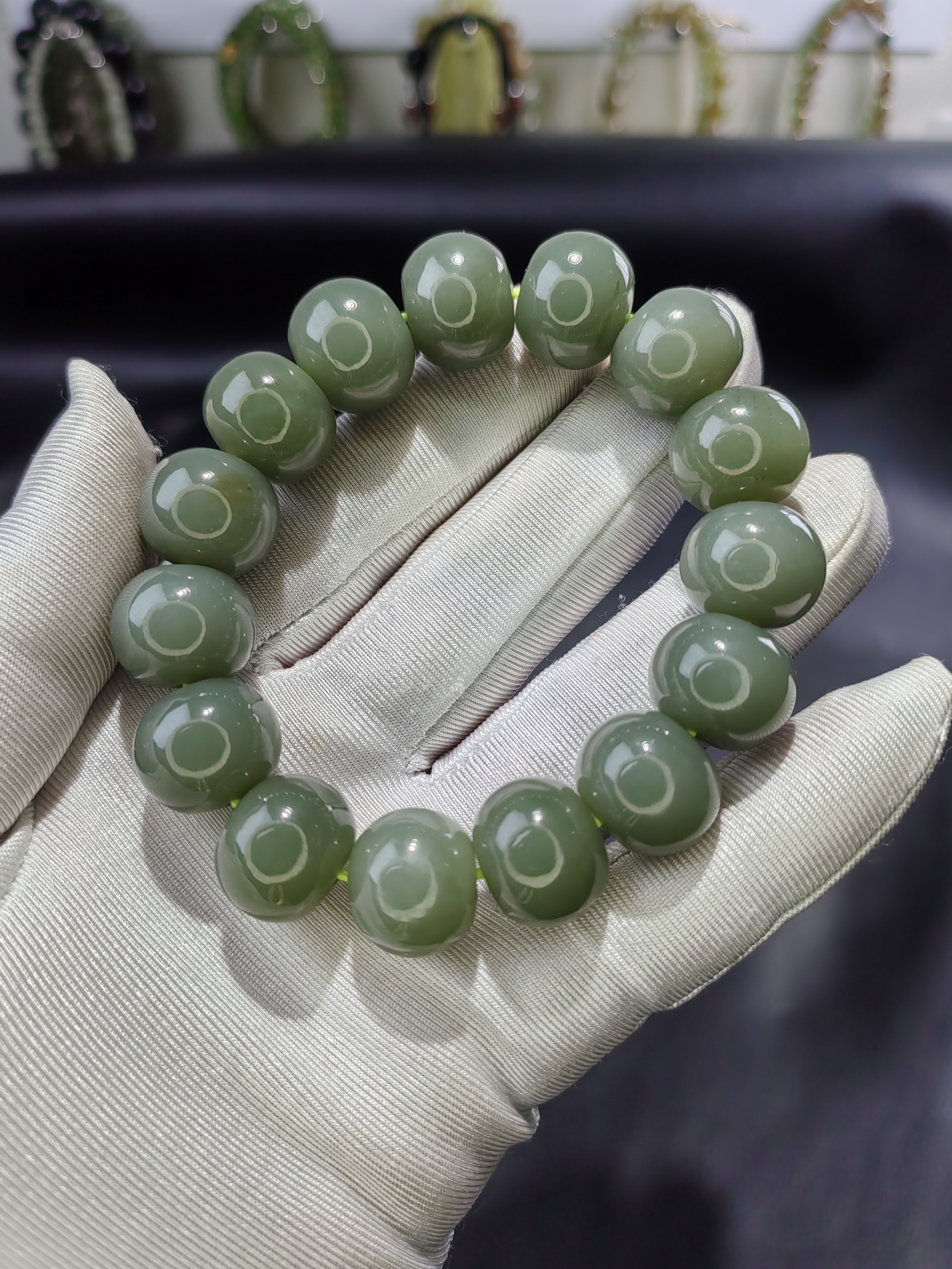 新疆且末蓝老料无黑无裂颗颗过灯大手串霸气手链。