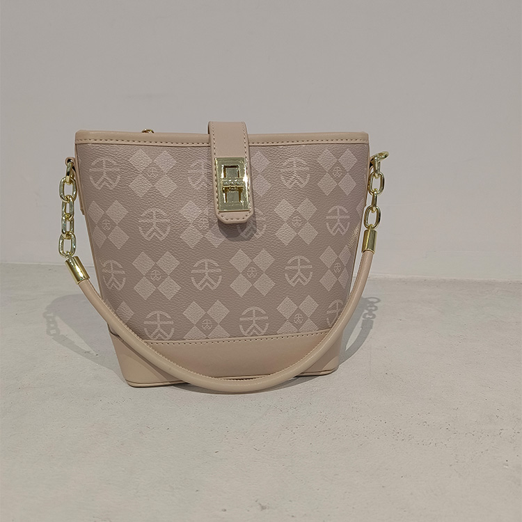 天W原创新款百搭水桶包精致手提斜挎包时尚单肩潮流包腋下包2315