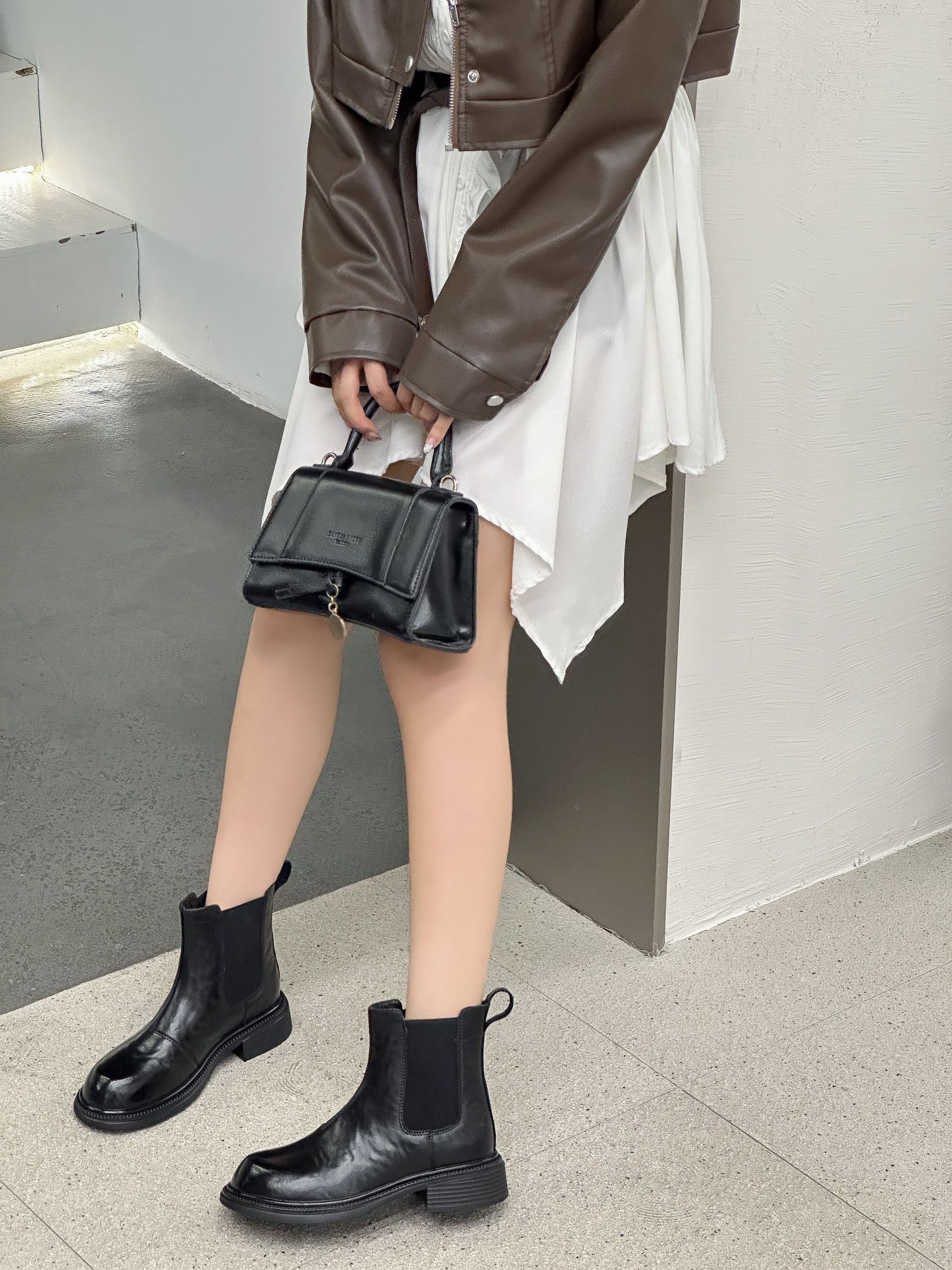 2024秋冬季新款英伦风时尚百搭圆头套脚松紧低跟切尔西靴马丁靴07