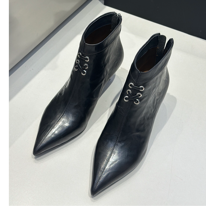 牛皮短靴：时尚舒适洋气短靴女2024秋冬高跟尖头带结气质短靴