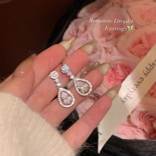 千金水滴耳环2025新款爆款耳饰女小众轻奢设计高级感独特耳钉耳坠