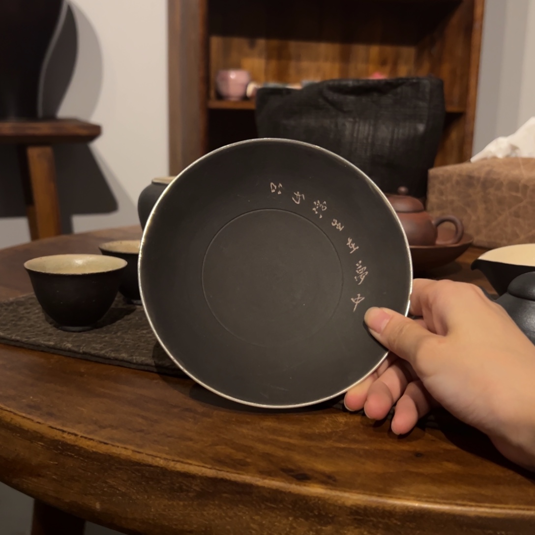 摆件陶瓷。      陶瓷。