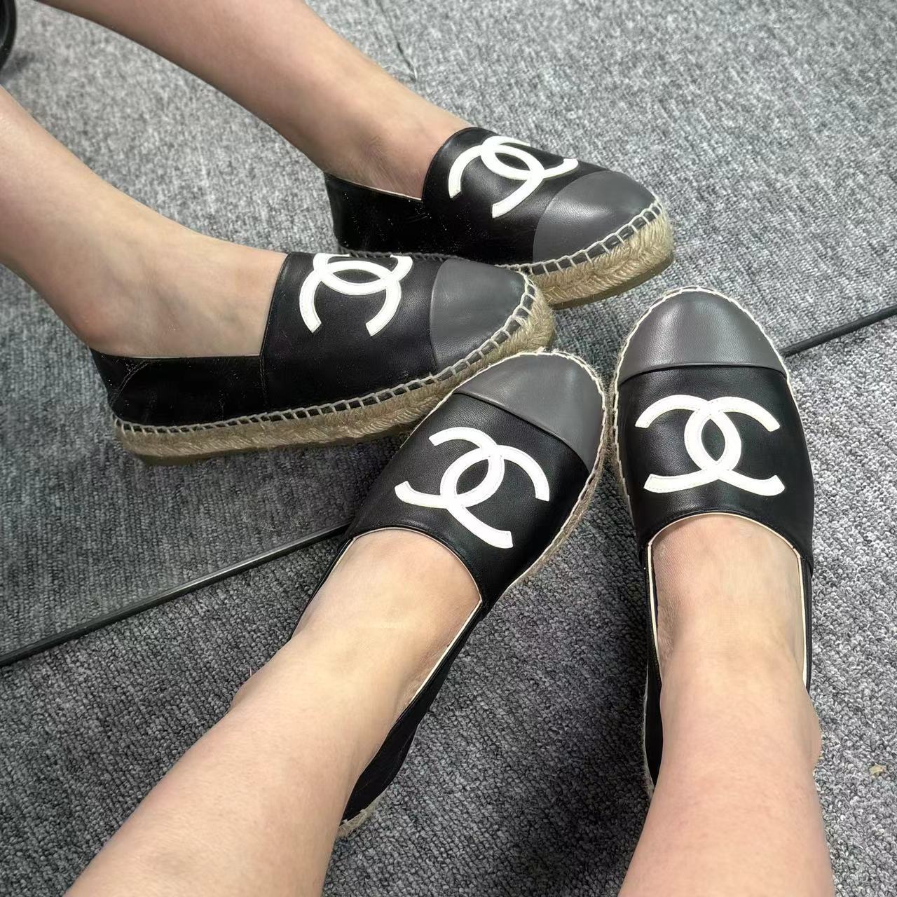 99新 Chanel/香奈儿 37码/黑灰女士印花低帮舒适渔夫鞋  xxs152  