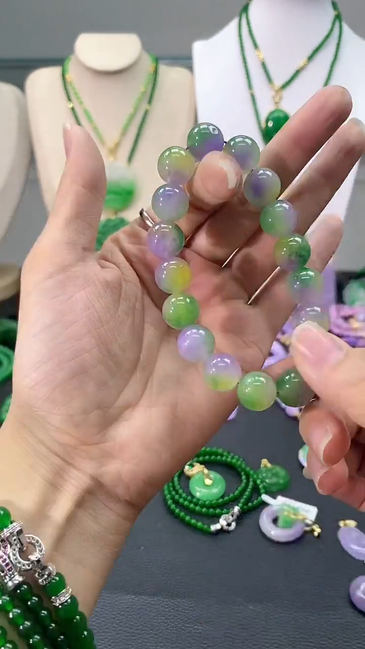 【闪购商品】翡翠颈饰未镶嵌福禄寿手串