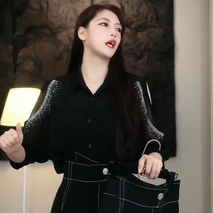 臣韩 蝙蝠袖新款显瘦上衣韩版宽松百搭中袖烫钻镂空设计 -3