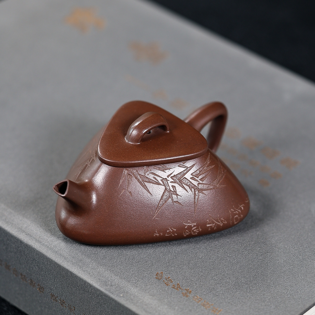 全手工三角石瓢 原矿老紫泥 150cc 壶身精刻清风竹影 宜兴紫砂壶
