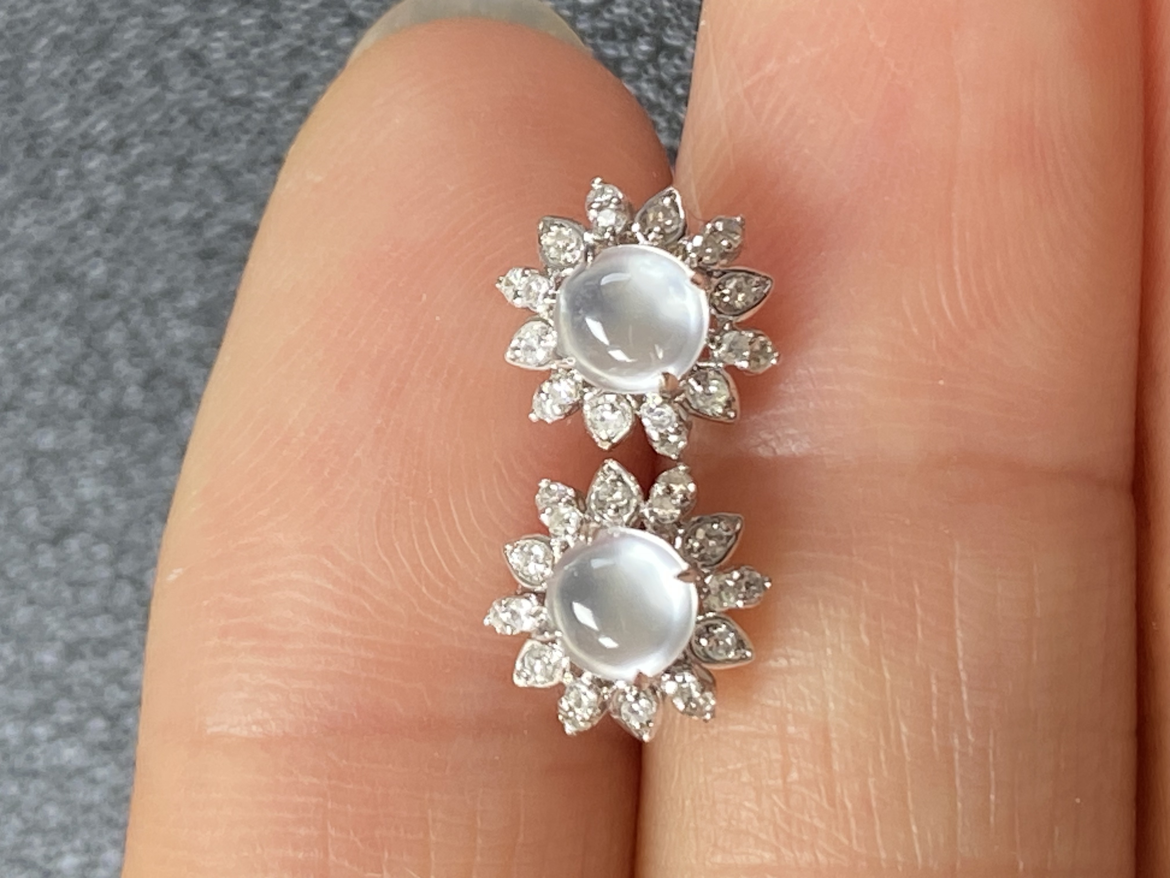 翡翠耳钉18K金镶高冰蛋面钻石