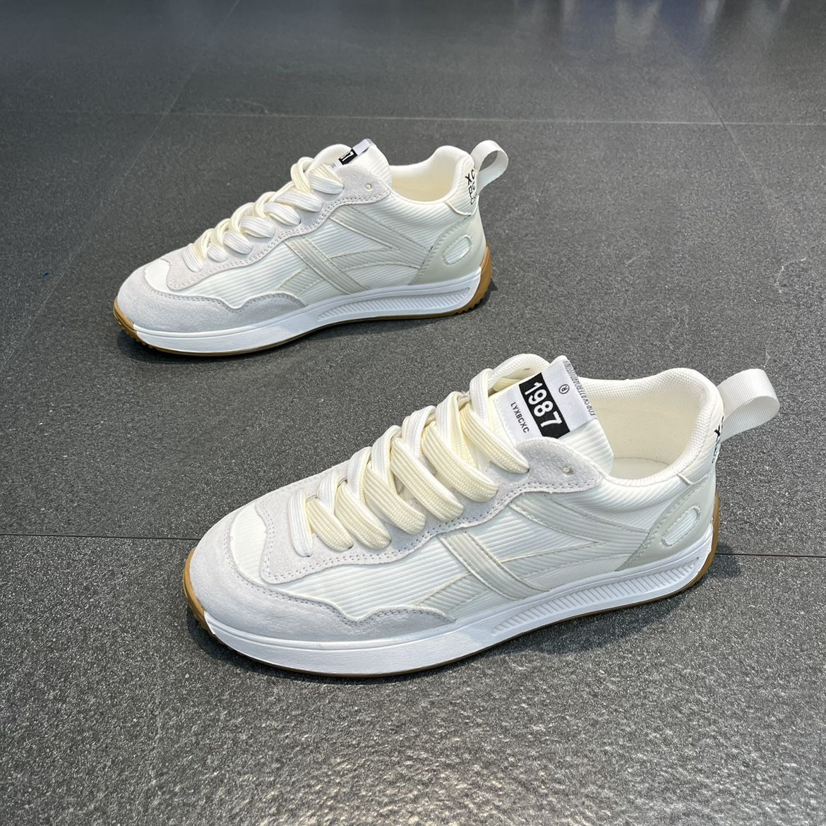 新款防臭小众慢跑鞋运动低帮休闲软底百搭网面爆款男鞋潮潮鞋时尚